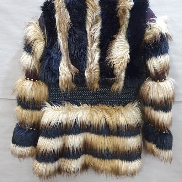 Highly preppy faux fur coat - Picture 5 of 7